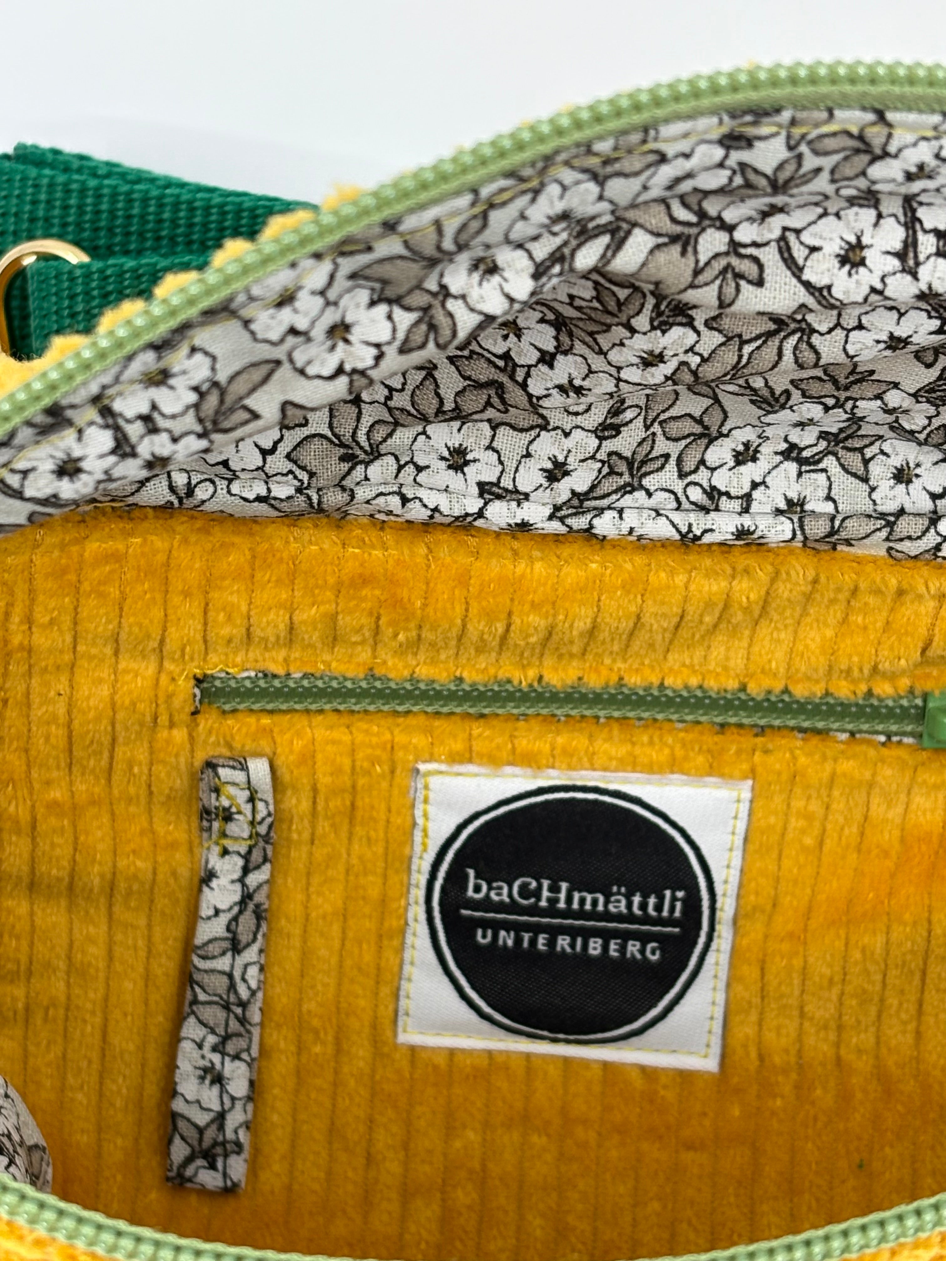 ✨ Bauchtasche Sunny Cord – Mustard x Forest Green ✨