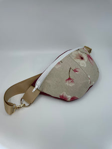 Bauchtasche Magnolia – florales Leinen & weinrotes Bündchen